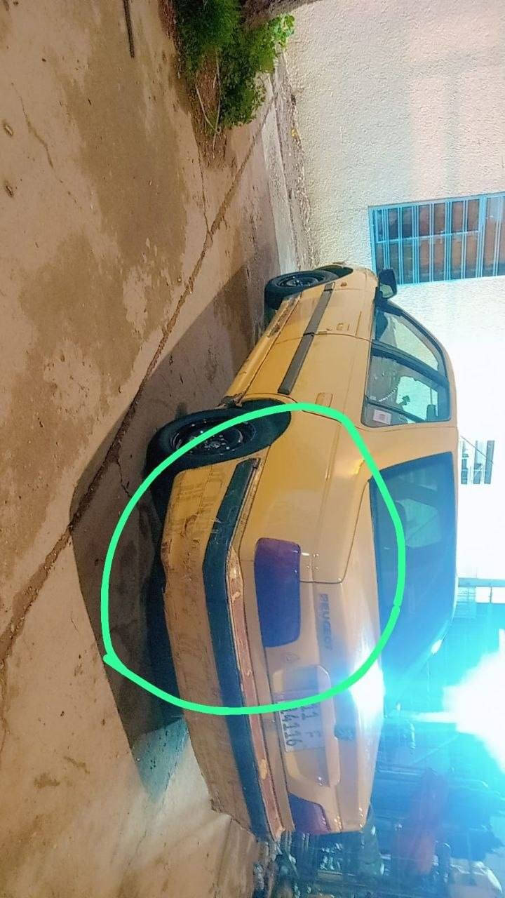 بيجو بارص 2015السياره خير من الله هيئه غرامات مصفره تبريد ثلج🥶 لا تنقيص لا تبخير تخم تاير جديد بيه صبغ مااشرهن بالصور وبنيد طاير ومعدل نفسه 
السعر 41وبيه مجال 
مكان بغداد جديده 
*********** وبي واتساب
