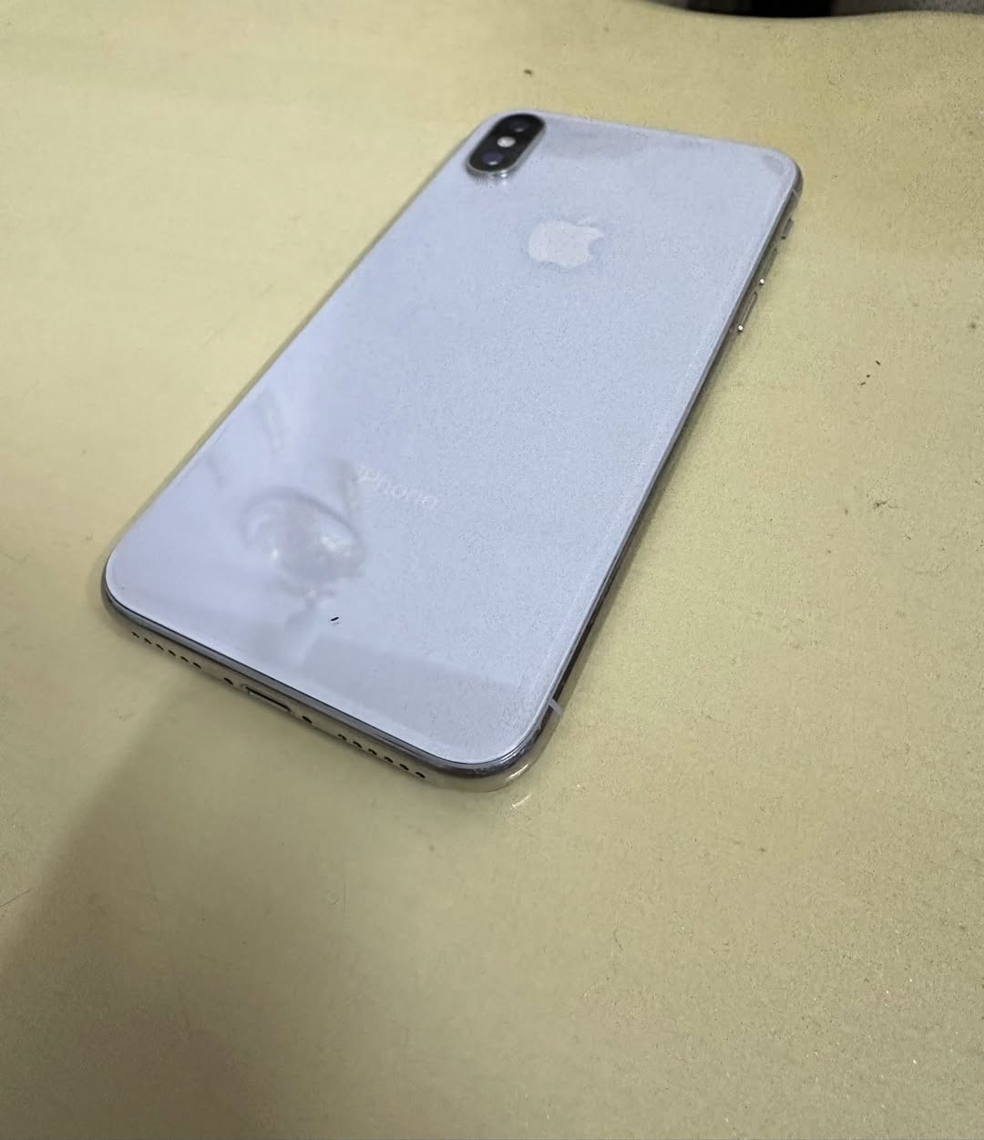 السلام عليكم 
ايفون اكس عادي 
ذاكره 64 بطاريه 100 مبدل اصلي 
جهاز نضيف وكله شغال شرط الفحص 
السعر 175 وبي مجال 

للاستفسار ***********
