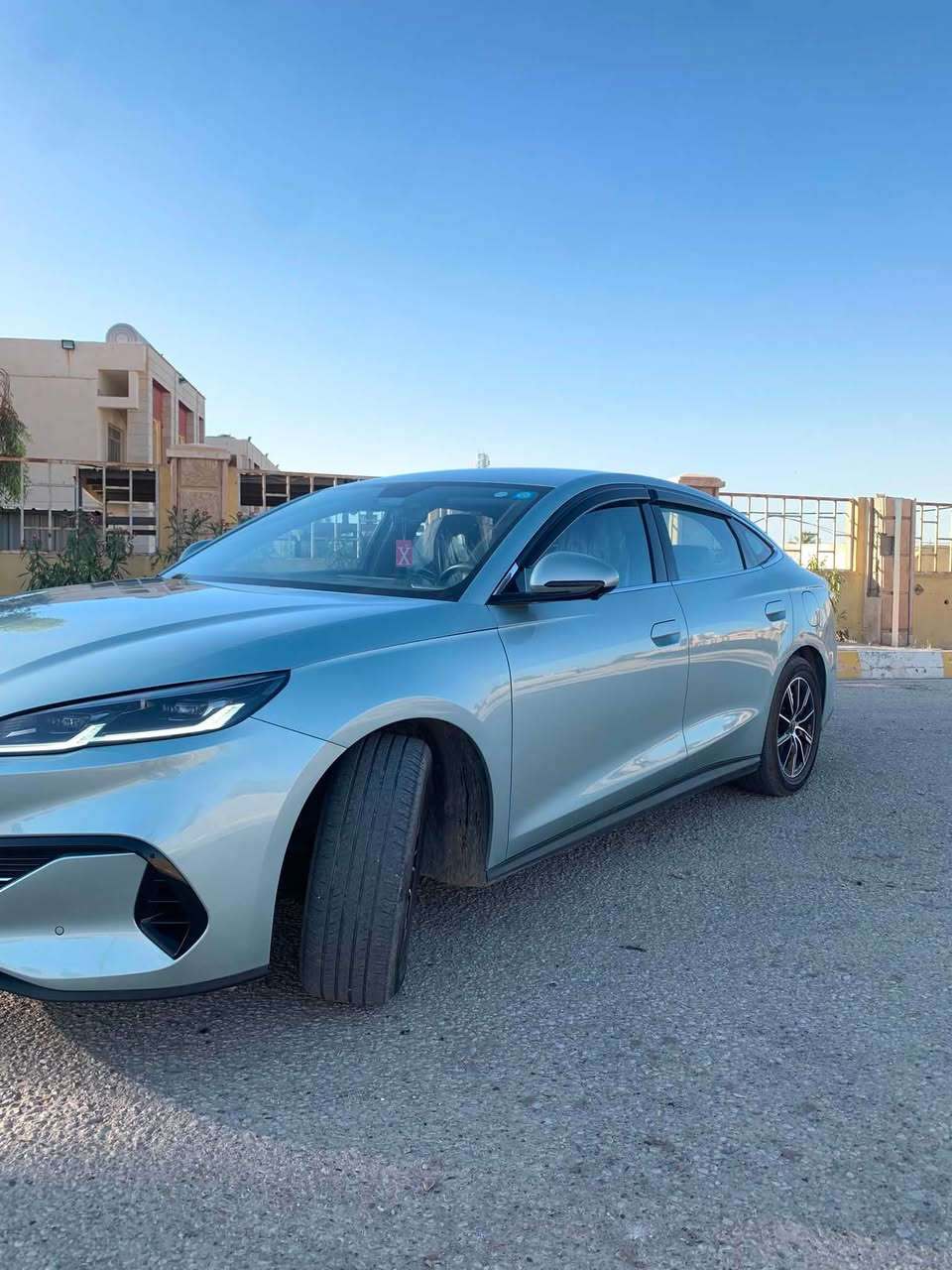 🚗 للبيع | BYD Seal 06 موديل 2025 - الانبار الرمادي
✨ اللون: تفاحي مميز 🍏
✨ السيارة بحالة ممتازة جداً، استخدام نظيف ومحافظة عالية.

المميزات:
✅ ممشاها حوالي 13 ألف كم فقط.
✅ مدى البطارية حوالي 80 كم.
✅ مدى السير بالوقود حوالي 2100 كم.
✅ نظام تبريد مزدوج.
✅ دخول ذكي ببصمة وكارت.
✅ 5 كاميرات محيطية.
✅ حساسات أمامية وخلفية.
✅ شاشة كبيرة قابلة للطي.
✅ جنوط رياضية.
✅ مقاعد جلد.
✅ مقعد السائق كهربائي.
✅ جميع النوافذ أوتو.

💰 السعر: 24500000 (أربعة وعشرون مليون وخمسمائة ألف)
📞 للاستفسار واتساب: ***********

السيارة نظيفة وتستحق، والله يبارك للجاد.
