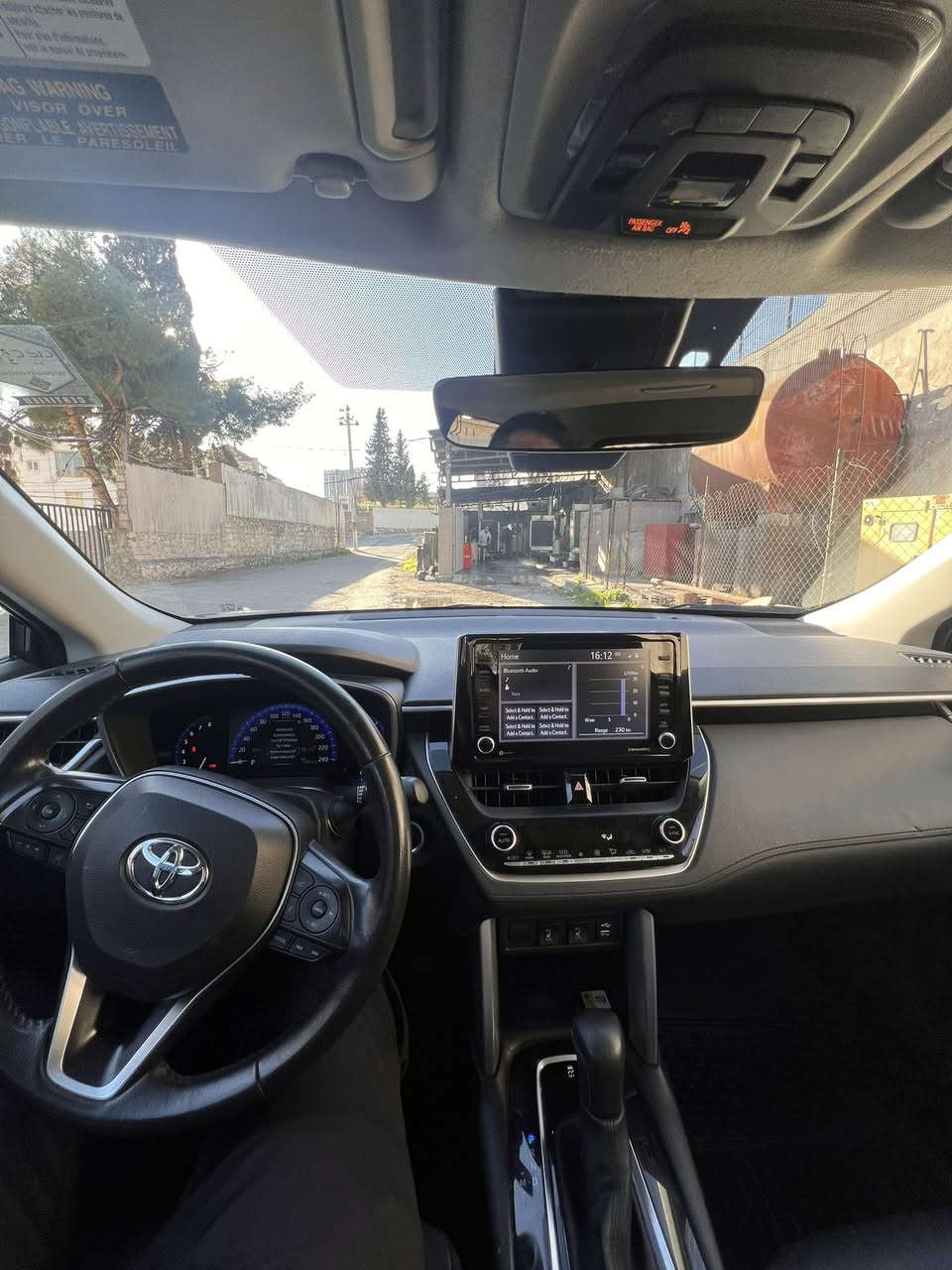 كورلا كروس وارد أمريكي واحد على واحد فول 
 بنزين XLE_AWD
فور ويل 
نقطه عمية
بصمة 
دخول ذكي
كشنات جلّد تفيه 
تحديد مسار
صندوق شفط 
حساسات امامي + خلفي
محرك 20 
بيه سرقه ثلاث قطع امامي شرط بدون اير باك أو دواخل فقط تبديل بدون حادث 
رقم دهوك 
لاستفسار التواصل على وتساب الرقم ***********
