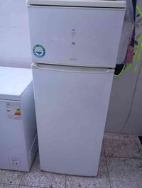 ثلاجتين للبيع وبسعر مناسب 07759455606