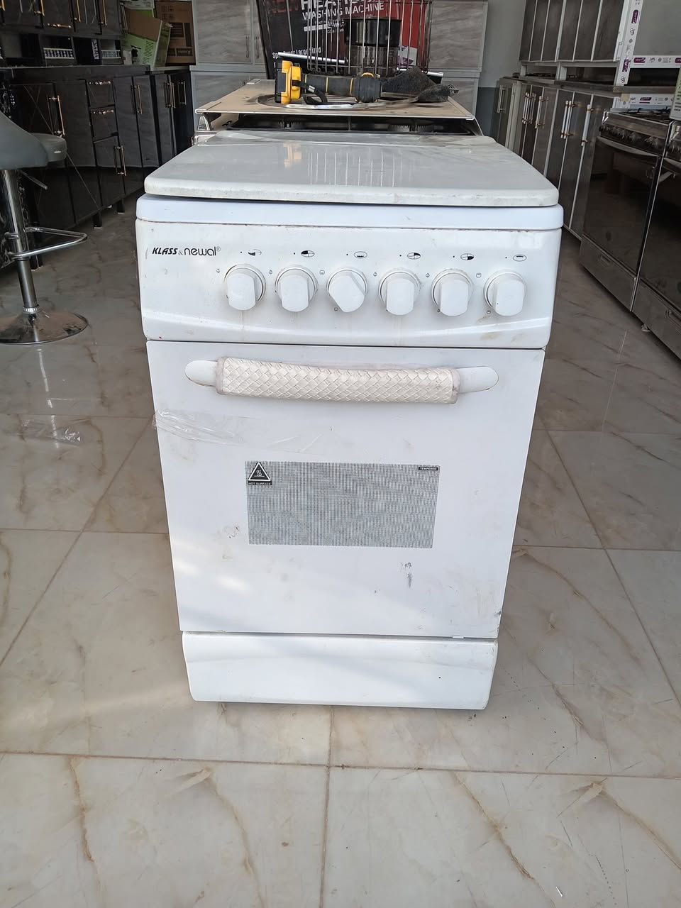 اغراض مستعمل وجديد للبيع الاستفسار *********** المكان الرمانه البعبيد قرب الجسر
