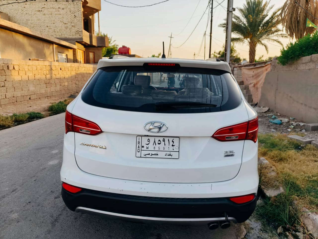السلام عليكم 
هونداي سنتافي موديل 2014 
خليجي رقم بغداد سنوية جديدة 2027باسمي مكفوله من الحادث ومكفولة من الصبغ او التبديل مواصفات كاملة ما عدى البصمة والبنراما 
مكينه V6 سلندر وكير وحداديه وثلاث قطع تبريد  سياره جاهزة داخل بيجي  العنوان واسط  الاستفسار الاتصال ع الرقم ‭***********
