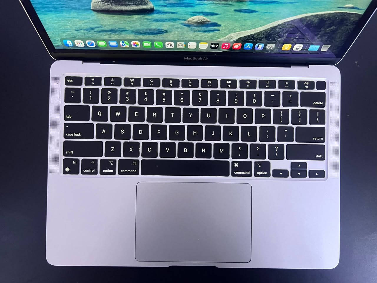 MacBook Air 2020 M1 13.3 Silver 

Ram 8 | SSD 250 

Battery 86 - Cycle 306

Price 6.25.000

***********
