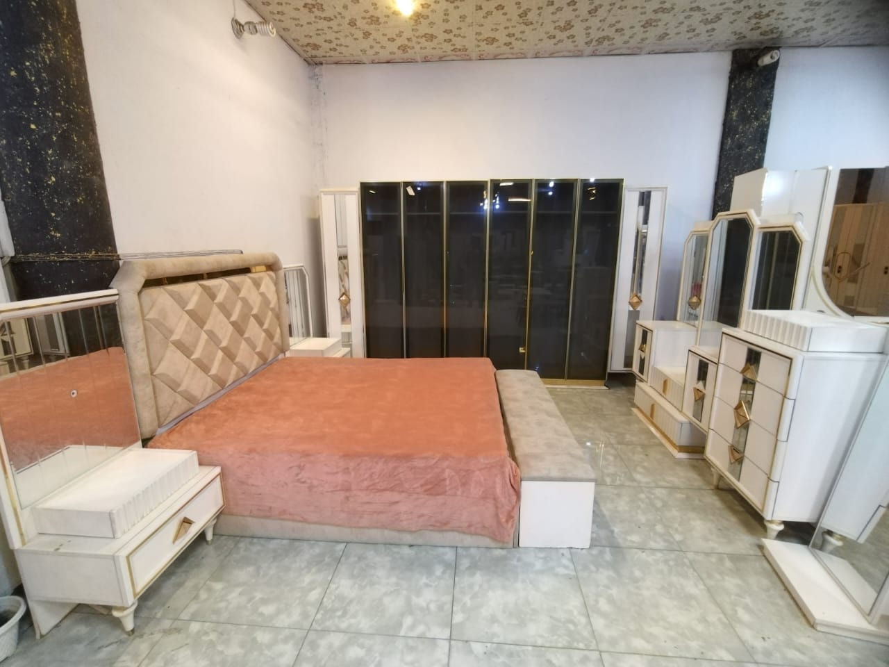 عرض خاص
٩٩٠ الف مع النقل والشد الطابق الأرضي داخل محافظة النجف الاشرف
***********
