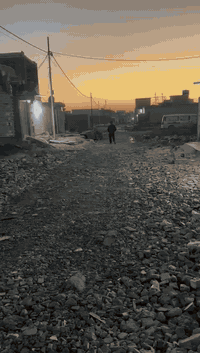 السلام عليكم 200 م للبيع 
قرب شارع عشرين ب خظراء الدسيم....!!الاستفسار ع متواجد واتس!!***********
