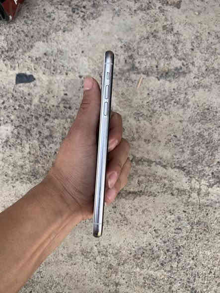 ايفون 11 برو ماكس للبيع 

ذاكرة. 256.  تك سيم SIM

بطارية 100 مستبدلة 🔋

نموذج M  نظافة الجهاز 99%

فيس ايدي واكف ❌

بي طبع خفيف تجي تجيك وضمان 
يوم كامل يذه بي خلل يرجع وتحياتي للجميع 

سعرو. 300. الف بي مجال حك جيتك 

تواصل خاص أو اتصال ***********
