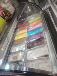 عارضه آيس كريم للبيع  07711339721
