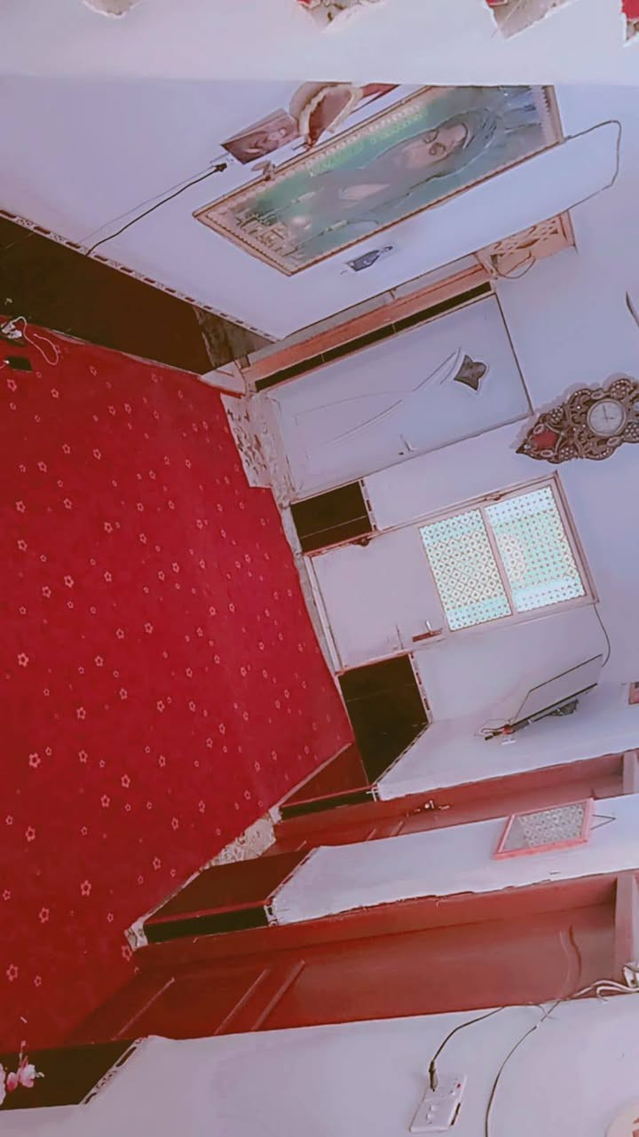 السلام عليكم
يوجد بيت مساحه 150
واجهه 14ونص نزال 10ونص
البيت متكون من غرفتين نوم وستقبال وصاله ومطبخ 
 موقع شارع الشفلات مقابيل ماركه الهدى
السعر 60
الهاتف ‏‪***********‬‏
