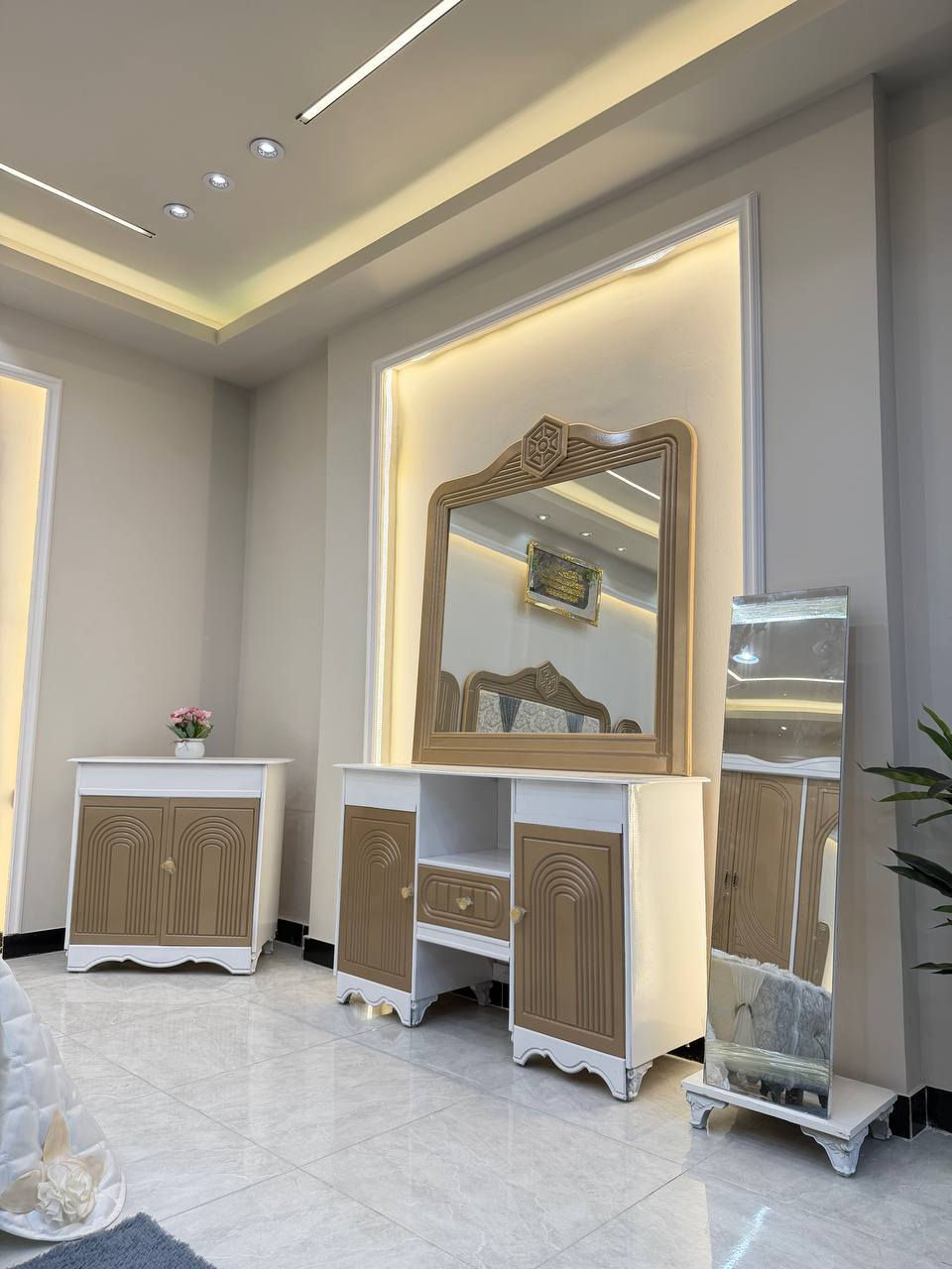 #تخفيضات #عروضنا_مستمرة_وياكم_ولكثرة_الطلب
السعر مليون
شازلون طابوريه 50 حسب طلب الزبون للحجز والاستفسار خاص


**إذا كنت صاحب هذا الإعلان وتريد حذفه لأي سبب، رجاءا أرسل رسالة إلى الدعم الفني**