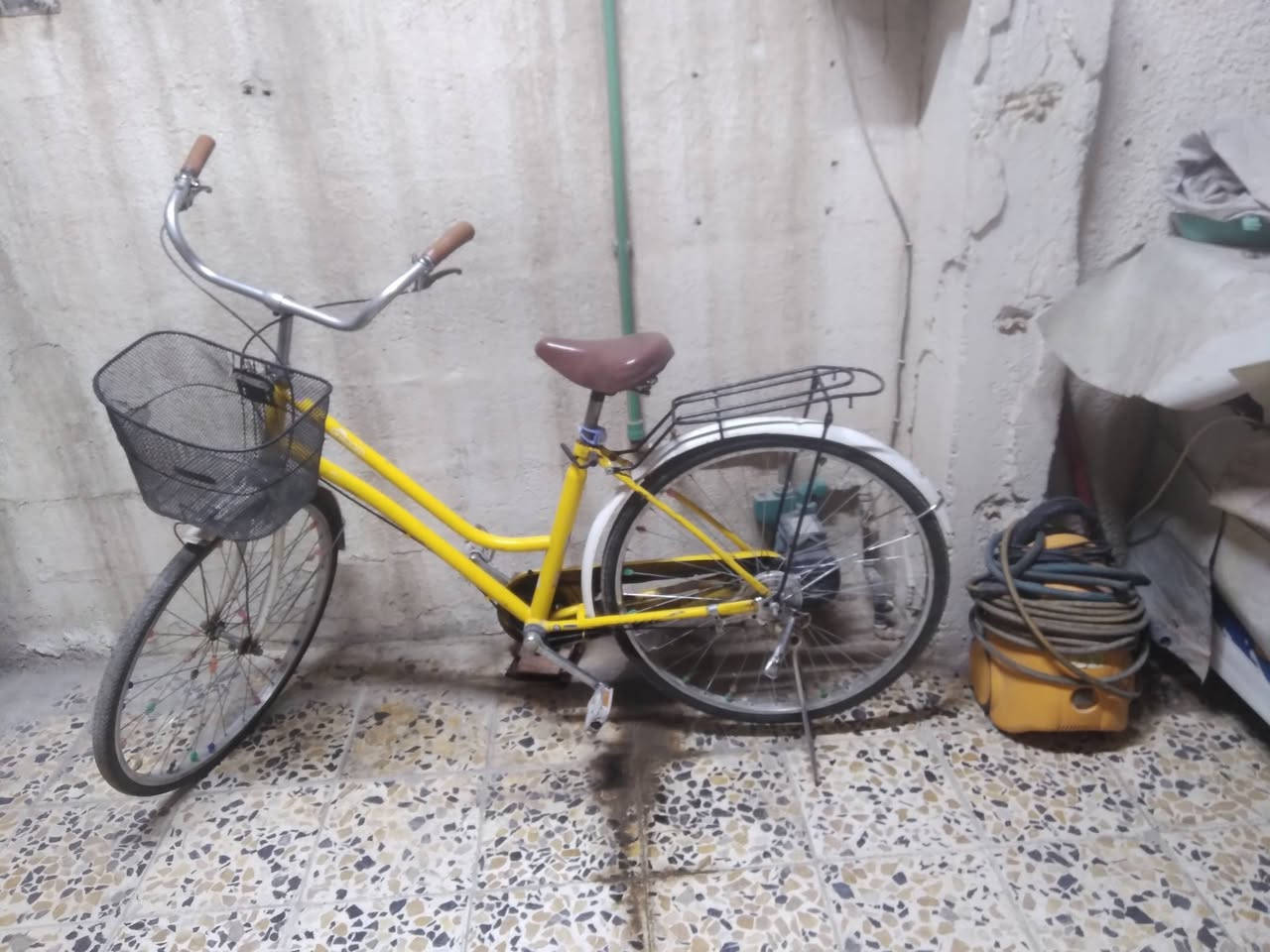 السلام عليكم بايسكل للبيع بناتي حجم ٢٦ مكان بغداد الصحة الدورة السعر ٧٠ وبي مجال
***********
