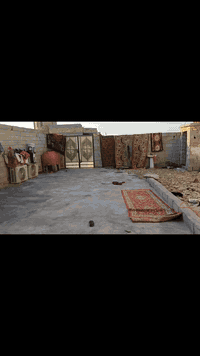 بيت رقم نهاوند 6000تكون من غرفتين وصالة وحمام ومطبخ لمساحة 200بي خدمات ماء ومجاري وكهرباء  ويرهم مراوس بيت  سعرة 30وبي مجال قليل ***********
