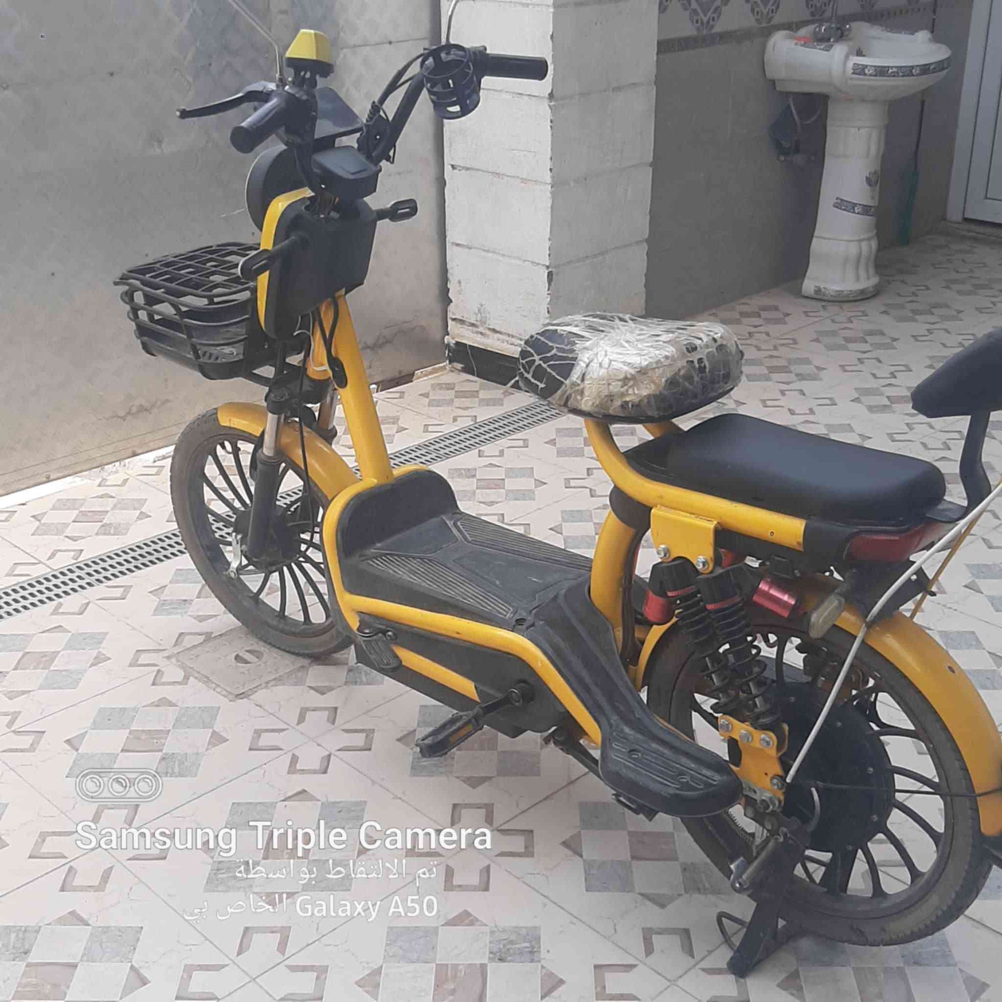 متاح باسكل شحن بس بطارياته هابطه يرادله بطاريات السعر 100 الف وبي مجال 
مكان ديالى شهربان رقم ***********
