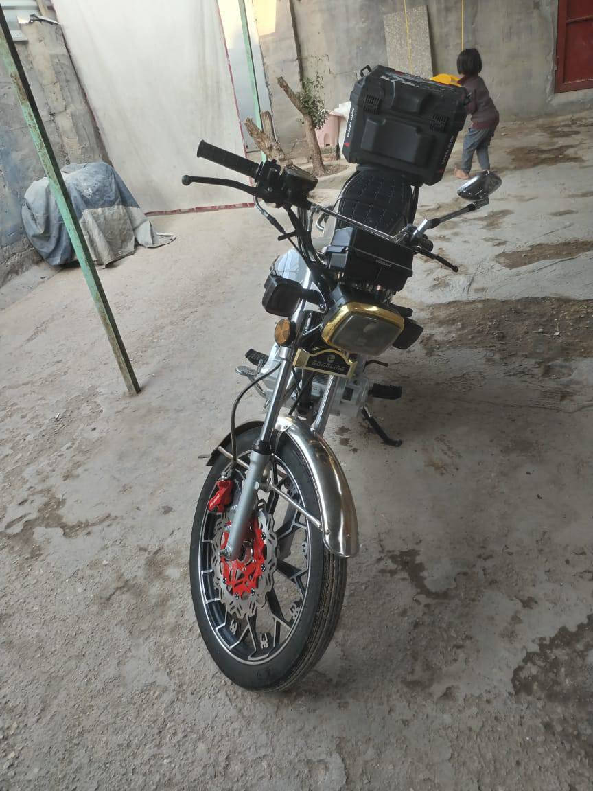 البيع سيفان موديل2024 جديدة وراق سكنر 700وبيهة مجال لتصال واتساب***********
