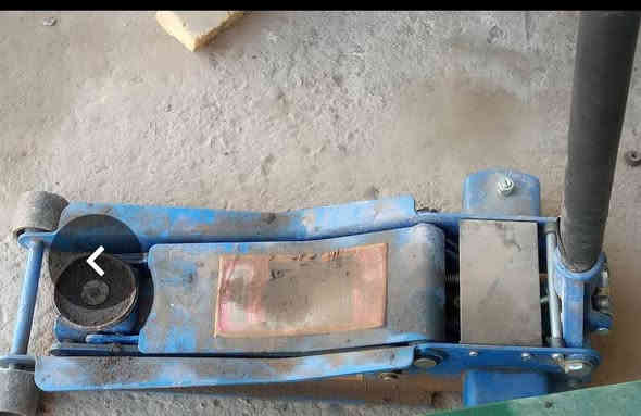 كمبريسر جديد 250 لتر وجك مكاين وجك عريانه 5 طن سعر 850 الف مكان بل الحله رقمي ***********
