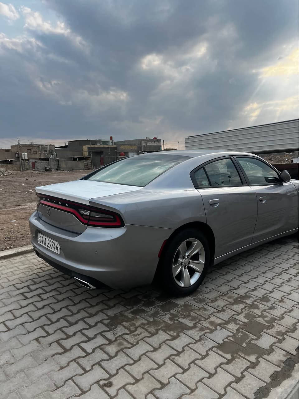 السلام عليكم 
للبيع جارجر موديل ١٥ معلايه ٢٢ رقم بصره جديد وسنويه جديده 
سياره وارد كندي 
بيها جاملغ وبنيد بالعراق بدون دواخل بدون ايرباك وبيها بارد والباقي كفاله
سياره جديده كلش وجاهزه 
مكاني البصره 
السعر ١٥٨ 
الاستفسار اتصل ع الرقم 
*********** البصرة, العراق
