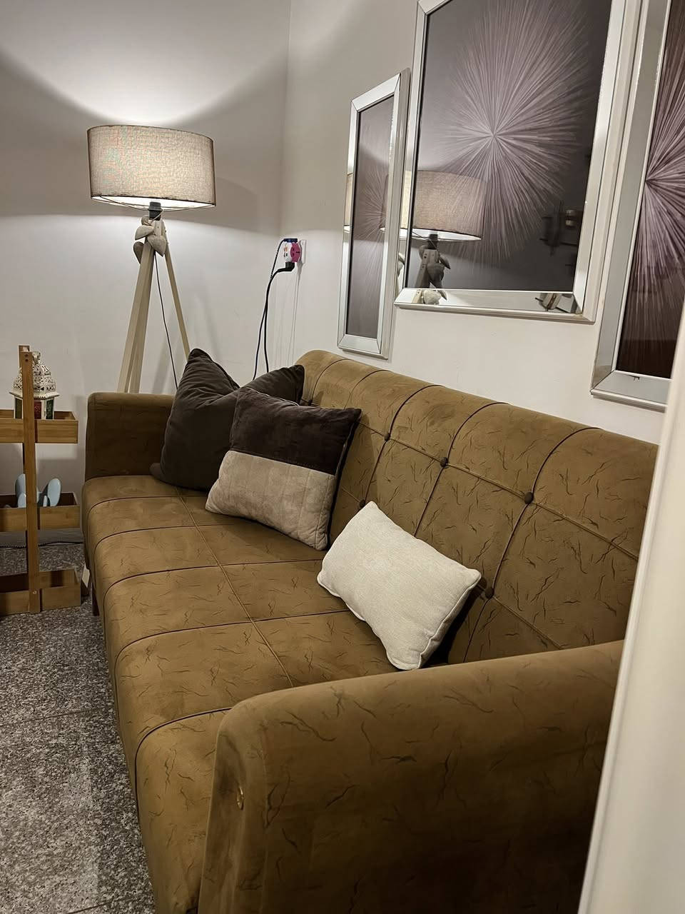 غراض للبيع جداا انضاف تخم ٧ مقاعد اي ظرر مابي نظيف وتكمه وعملي قماشه وتربروف سفنجه سوفت الشراي يتفظل خاص المكان بغداد


**إذا كنت صاحب هذا الإعلان وتريد حذفه لأي سبب، رجاءا أرسل رسالة إلى الدعم الفني**