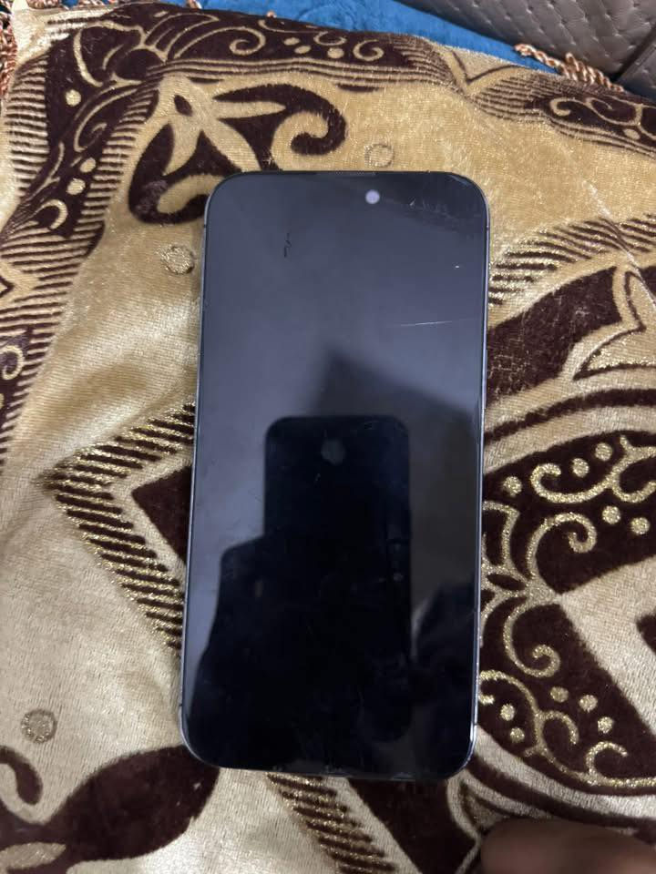 السلام عليكم ايفون 14برو ماكس ذاكرة256 الموبايل مستبدل ضهر ليزر نضافته90‎%‎ بطاريته91 السعر 250وبيه مجال العنوان البصره الحكيميه للاتصال***********
