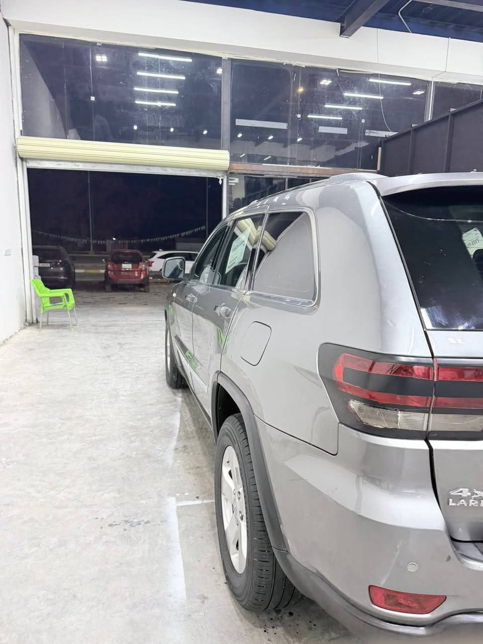 السلام عليكم
جيب 2012 

مكينه 3600 

وارد امريكي 

بيها 3قطع صبغ -الاماميه بدون دواخل 

شاشه كبيره 

فتحه سقف 

كشن كهرباء 

السياره جاهزة 

كير مكنيه كفالة 

صدر خلفي امامي 

تخم تاير 

السياره دينار ما تصرف عليها 

مكاني واسط الصويره 

السعر 147 وبيها مجال 

للاستفسار ***********
