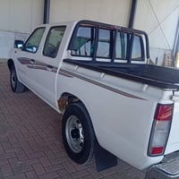 نيسان • ٢٠٠٩ • بدون بوية