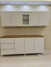 كاونتر ٣ قطع جديد تقريبا،  مستعمل فترة جدا قليلة بسعر ٧٠٠ الف فقط  وبي...