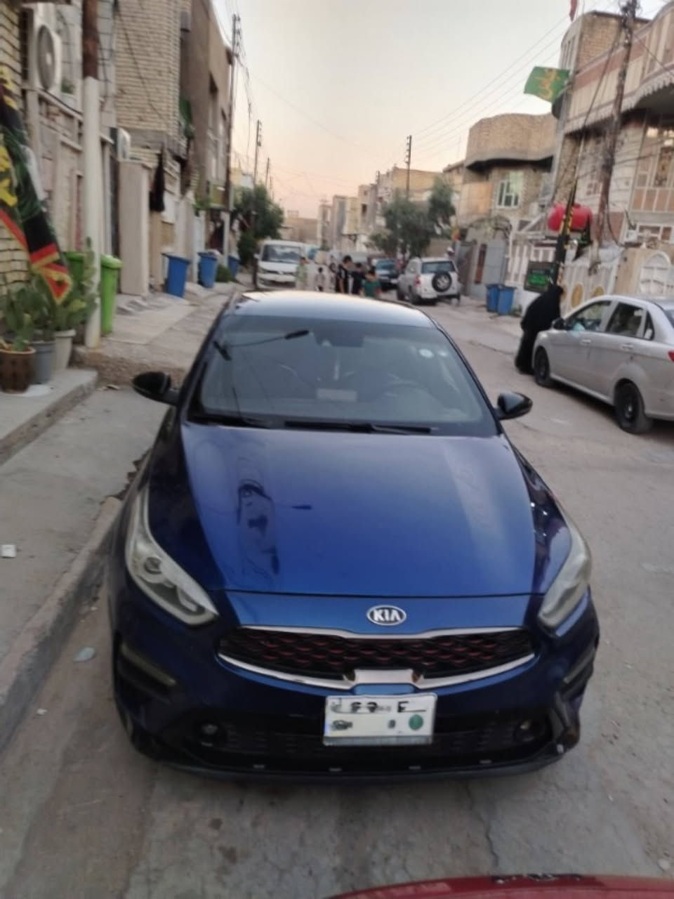 كيا فورتي GT
موديل 2021

رقم اربيل الجديد بسمي مو بسم شركة شوكت متريد تحويل احولك وارد امريكي سيارة حادثها من امريكا بس بنيد ومصبوغ نفسة وبالعراق نطخ الباب الي بصف الراكب وصبغتة يعني سيارة ليبل واحد فقط صبغ بنيد وباب  محرك السيارة 1600 تيربو فول مواصفات عدا الفتحة  تخم تاير نظبف باتري جديد السيارة ماشية (٧٤/ميل)  السعر ١٢٠$ وبيها مجال مكان سيارة بغداد الشعب رقم تلفون *********** بي واتساب
