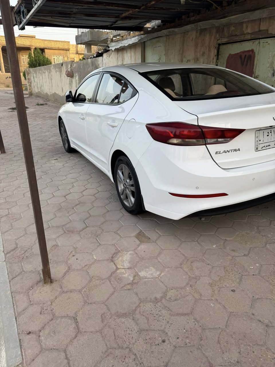 السلام عليكم لنتره خليجيه مديل ١٧ مكينه الفين دوش لسياره فول موصفات مكفوله وبيهه طخه بسيطه مثل ماشوفون بل صوره ماشيه ١٢٤ الف لحقيقه احلى من لصوره مكاني كوت حي لجهاد لسعر 150 بيه مجال لرقم ***********
