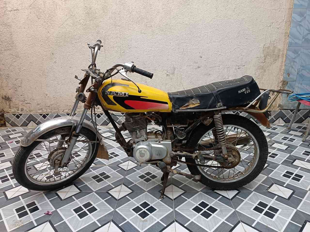 نامة (أوراق) 
الناصرية المركز 
السعر 400
***********
