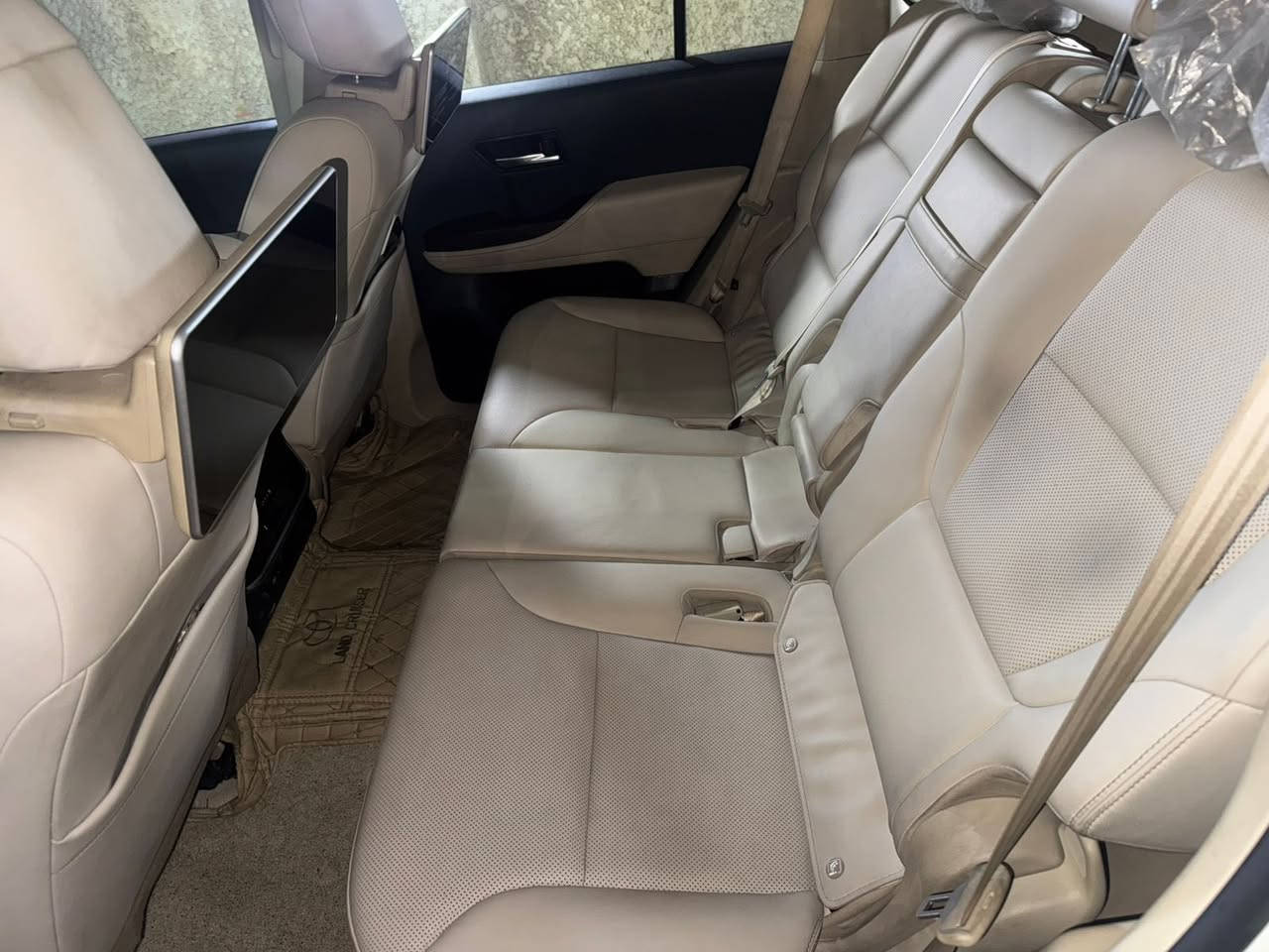 ‎السلام عليكم لاندكروز 2022 ساز فول مواصفات  مكفولة كفالة عامة سيارة جديدة شاشات وتطبيق بلادي GXR ماشية 67000 رقم بغداد بأسمي عنوان بغداد السعر 65000$
0776 325 1497
