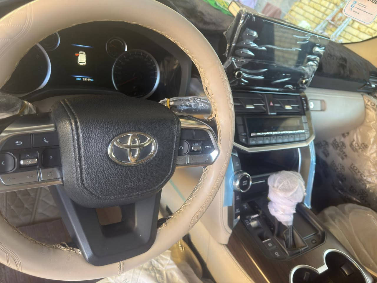 سلام عليكم 
لاندكروز موديل 2022
تنفس طبيعي شركة ساز
رقم بغداد
كشحنات جلد 
السياره كفاله عامه شرط سونار 
استفسار ***********
مكان السياره ناصرية
