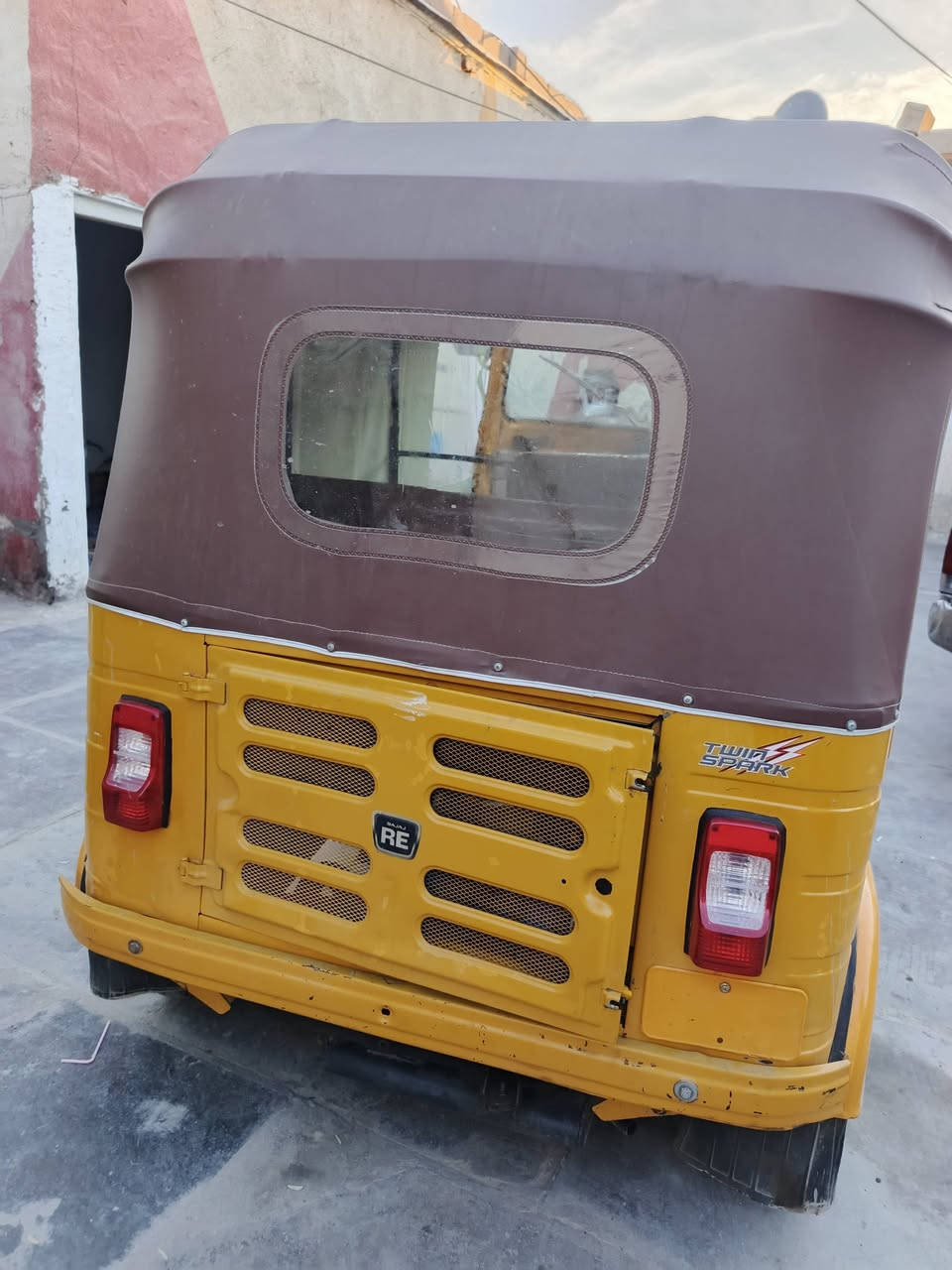 السلام عليكم تيك توك للبيع رقم سنويه بصره المحرك مفتوح20 والبدي شوف العين قبله*********** السعر
