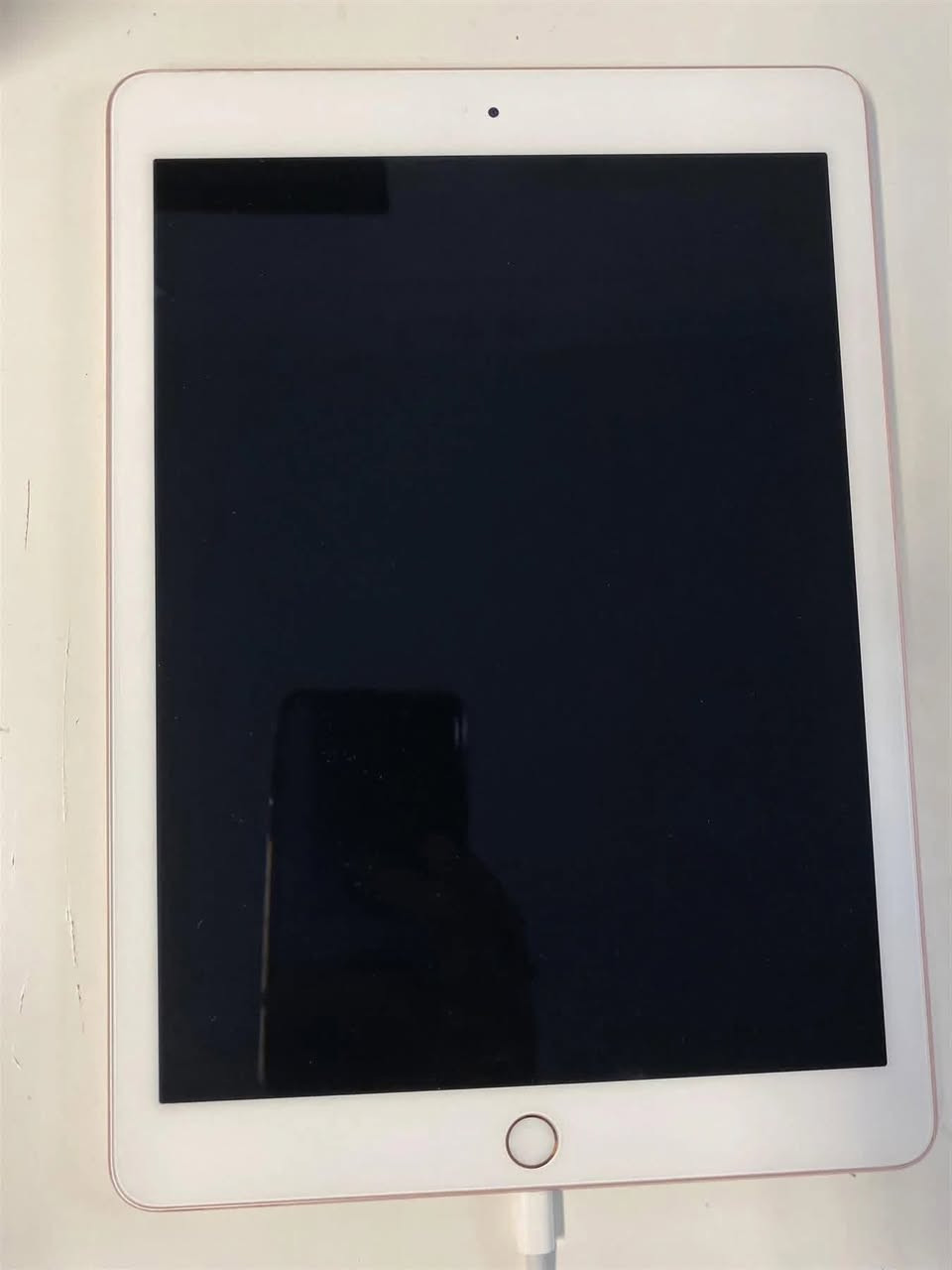 ايباد برو
ذاكرة 128 

نظيف كلش مابي اي شخط او خدوش 

مكفول من كلشي 

نسخة شرق اوسط 

حجم 9.7

باقي مواصفات البرو معروفة

ملحقات 

شاحنة وكيبل

وقلم اصلي momax

وكفر 

سعر 200 قفل قفل

مكاني النجف لايوجد توصيل


**إذا كنت صاحب هذا الإعلان وتريد حذفه لأي سبب، رجاءا أرسل رسالة إلى الدعم الفني**