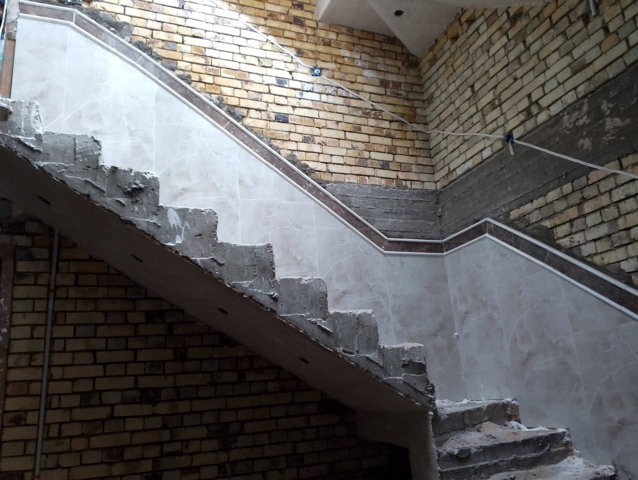 كادر عراقي تطبيك سراميك وبرسلاين والاكرانيت والمرمر وتغليف بايات شغل عراقي + شغل يراني داخل ميسان ***********
