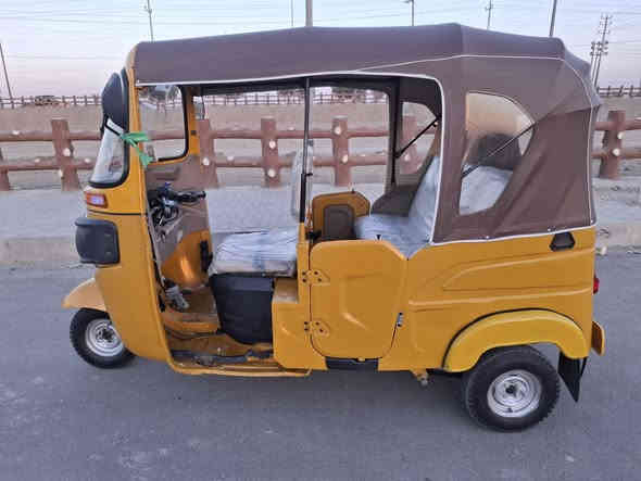 السلام عليكم تكتك للبيع 21 شهر 7 رقم وسنوية مكينه مجفته شركة كهربائيات كلها شغاله رقم ذي قار مكاني قضاء الرفاعي شراي بخدمته مو شراي لا تعبني تحويل ثاني يوم ‎0788 710 1061 ملاحظة كشر بي ضربه التكتك مالت جناي مكينه خير من الله 6ونص وبيه مجال
