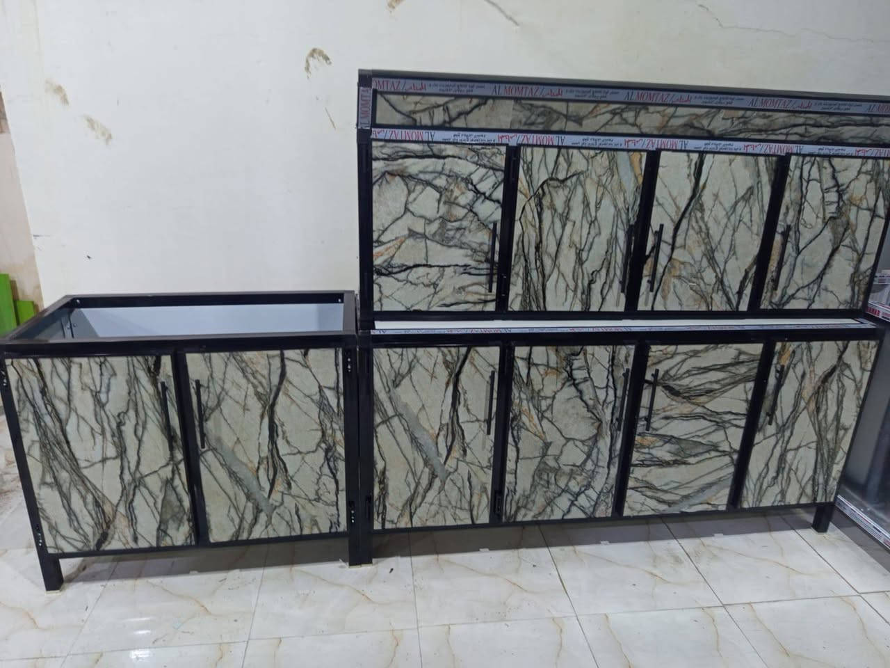 سلام عليكم ورحمة الله وبركاته كاونتر ومترين ونص سعر  خاص رقم الهاتف *********** مكاني ناصريه حي فداء شارع ابو لبنان بنهايه
