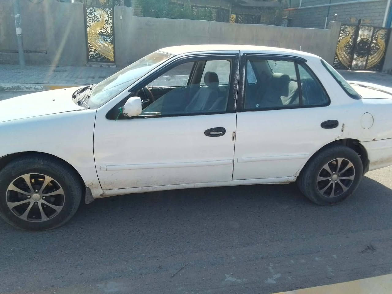 السلام عليكم
سيفه95 سنويه ل28 مداور ثاني يوم 
مكينه وكير خير من الله 
صدر امامي خلفي مكفولات 
تايرات نضيفات جداً جداً 
أي ضربهه ااسياره مامضروبه 
مضبوغه حزام جماليهه بس 
تجي وتشوف بعنك السياره احله من الصوره
السعر (36وبيهه وجال) 
العنوان (بابل ناحيت الشوملي) 
الرقم ***********
