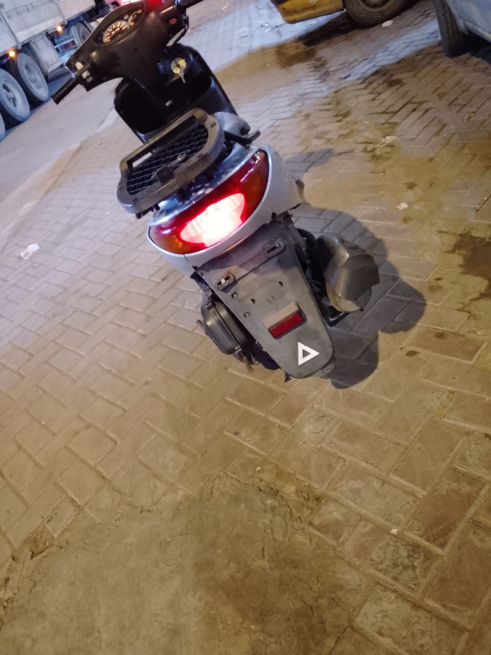 دراجة اگزز نضيفة مكينة ناعمة نوزل نگرة سلف للبيع او مراوس بإيرانية گير  اوراق بيها منفيس العنوان الشعب قرب سوگ الشيشان  السعر ٧٥٠ وبيها مجال 
***********
