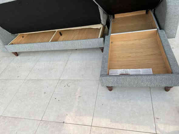 كورنر تركي مودرن New 🇹🇷
ماركة  (ALFEMO الفيمو) 
يتكون 5 نفرات إلى 6  
ميزة سرير 🛌 والخزن 
 والجلوس سبرنك و مريح وسوفت 
وهيكل حديد بالكامل
والقماش كتان
القياس 165في 290 وتكدر تخلي عكس الاتجاه  
السعر 490$    
للاستفسار واتساب ***********
عنوان مجمع شارى ئاندازيان مقابيل فلوريا ستي 
يوجود توصيل جميع محافضات العراق 🚚 150 الف
