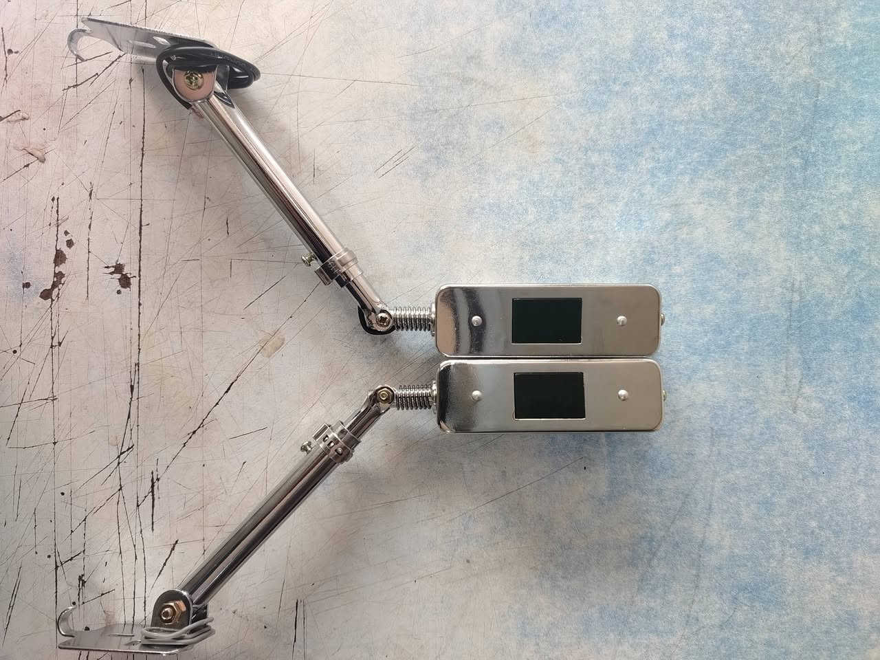 سلام عليكم
من رخصه المدير المحترم
موجود  يمنه  ويسره زوجين شموع مختو م
 سعر الزوج ٧٠ مع الشد بدون شد ٦٠
الاستفسار ***********
