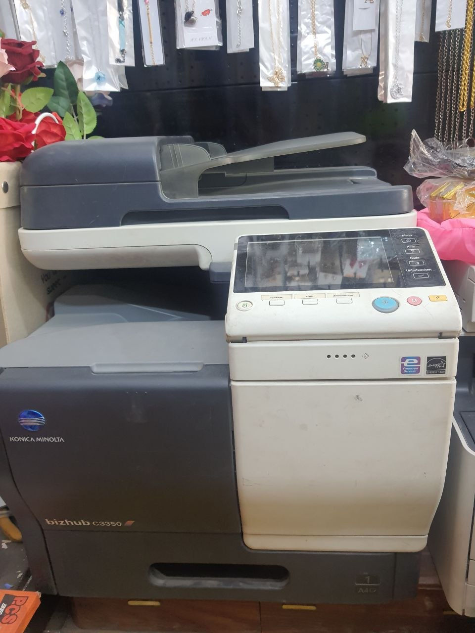 طابعه بزهاب
C3350

المواصفات الفنيه للجهاز 👇
 
جهاز استنساخ اوروبي وارد يابان
🔸طابعة ليزر متعددة الوظائف ، 
🔸طباعه استنساخ سكنر 
🔸ملونة ،وعادي 
🔸حبر باودر ميجف
🔀حجم ورق A4
🔸دقة الطباعة: تصل إلى 1200 × 1200 نقطة في البوصة
🔸سرعة الطباعة: تصل إلى 33 صفحة في الدقيقة
🔸لاتصال: USB ، Ethernet LAN
🔸الميزات: وحدة تغذية تلقائية للمستندات ، على الوجهين ،
🔀 تغذية بالورق سعة 550 ورقة ،
 🔸ذاكرة وصول عشوائي (RAM) سعة 1024 ميجا 
🔸فيدر ودوبلكس
🔸طباعه استنساخ وجهين اتوماتيك 

السعر 225 الف
للتواصيل ماسنجر او واتساب : ***********
