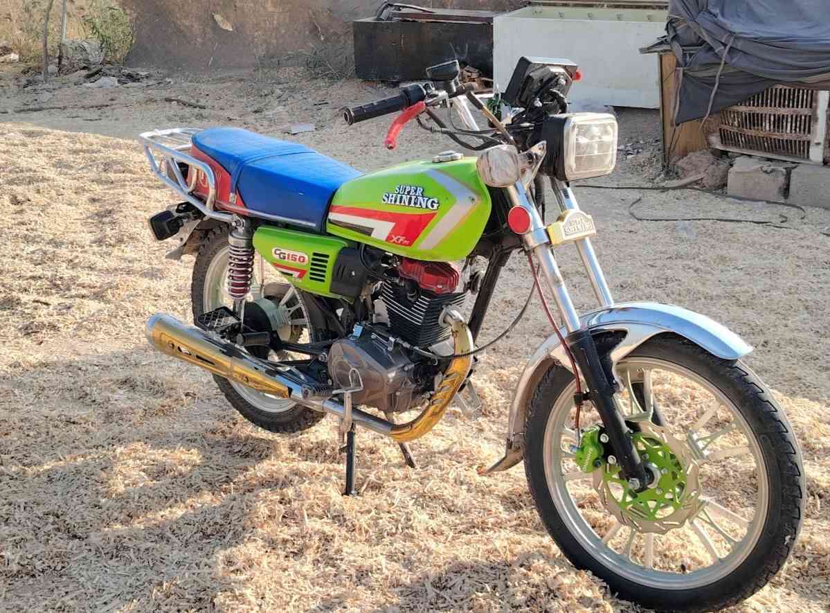 سلام عليكم دراجه سفانه موديل 2024
أوراق اصولي 5 أوراق كهربائيات شغاله
سلف شغال شاشه شغاله محرك 150 cc محرك مكفول
مكاني واسط الصويره للتصال ***********📱
