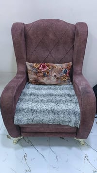 كرسي • نظيف • تواصل خاص