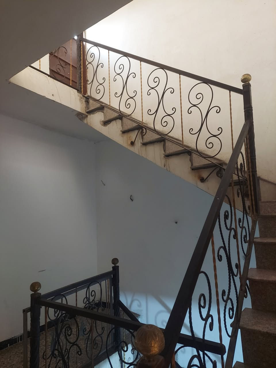 بيت للايجار ١٥٠م طابقين ٤غرف نوم مع استقبال وهول مع حمامين مجهز سخان وماطور وتانكي عدد٢ كراج خلفي وحديقه محرم المكان المهديه الثانيه الهياكل الاستفسار عله الرقم *********** ابو ياسر
