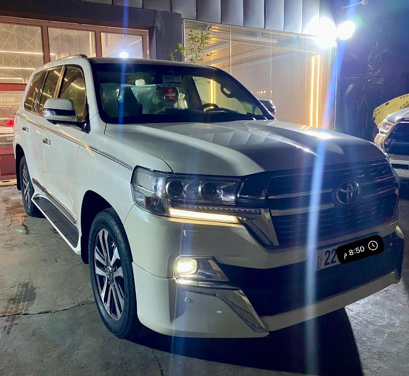 السلام عليكم لاندكروز(2016)جيهان رقم أربيل الجديد تحويل او وكالة محدث دعاميات وشباك 21 السيارة حلوه مال جناي 
وجاهزه مكفولة من (الصبغ والتبديل كير محرك كله مكفول)
ماشيه 85 الف جلد تشغيل عن بعد مري شفط V6
مكان السيارة بغداد
***********
السعربـ44,500$
