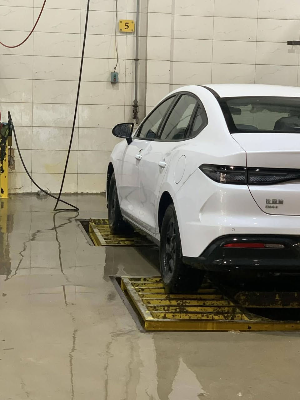 السلام عليكم ورحمة الله وبركاته
سيارة بي واي دي سيل ٠٥ موديل ٢٠٢٥ للبيع ماشية ١٠ الاف كم قابل للزيادة سعرها ١١٥ وبيها مجال قليل للاستفسار الاتصال على الرقم ***********
