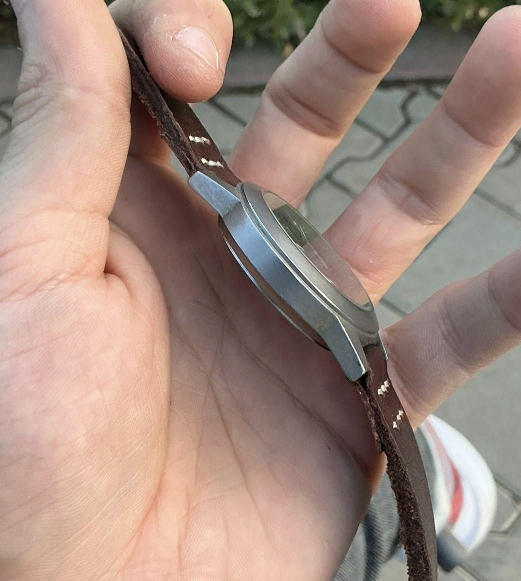 السلام عليكم ساعة تيتانيوم ياباني اصلي قديم
كرونوغراف ستوب واتش
نظافة جدا ممتازة
قطر 38
نافذة للتاريخ
مكينة 3 ملفات
لامينوس فسفور
85 الف


**إذا كنت صاحب هذا الإعلان وتريد حذفه لأي سبب، رجاءا أرسل رسالة إلى الدعم الفني**