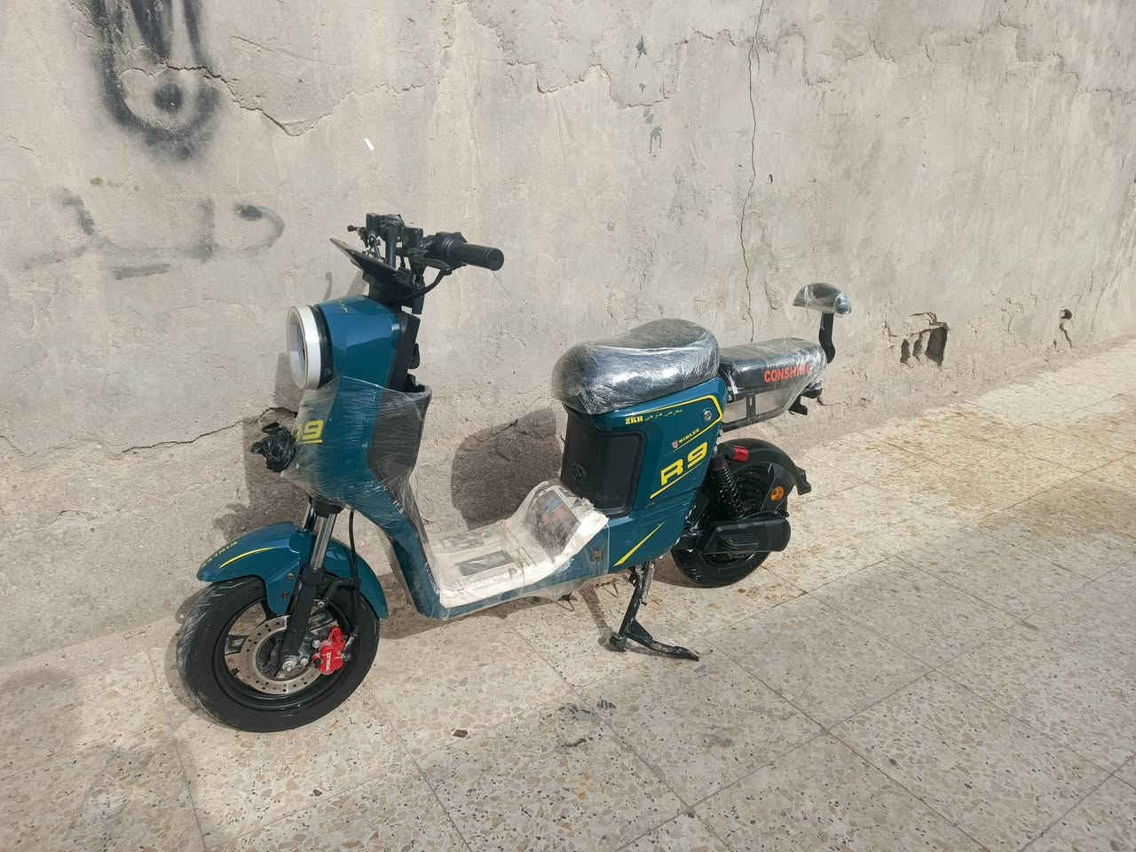 السلام عليكم
دراجه شحن للبيع ار 9 موديل 2025 كلشي شغال بيها والبطاريات 32 امبير  جدد  كلش ومامتعوبه الدراجه السعر 350 مكان بصره الطويسه ***********
