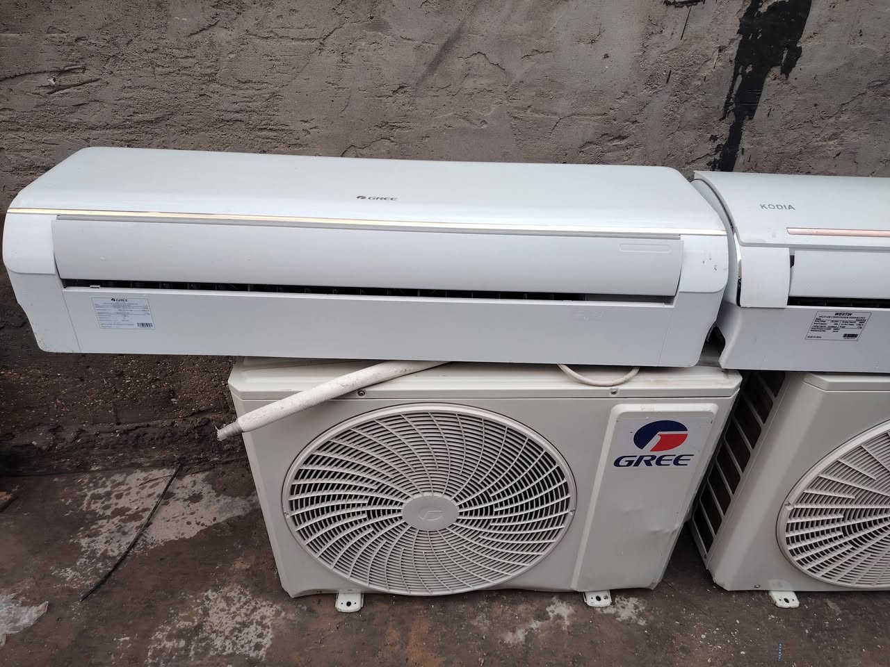 سبالت عدد 2جدد مشتغلات قليل  سبلت وستن 2طن وسبلت كري 2طن واحد مقفول غازة وثاني طار بالغلط شرط الفحص ابيعهن ثنيهن ب525مكان كربلاء ***********
