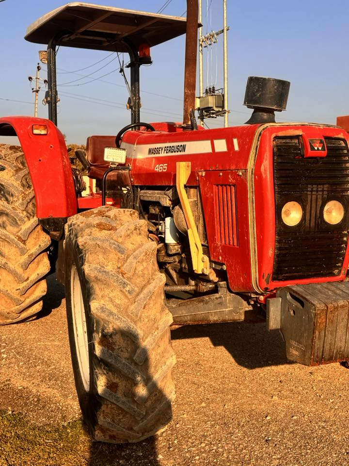 تركتر فورگسن برازيلي للبيع  حجم 120 مكينه نضيفه لوك للأستفسار الاتصال ‭0782 910 9861‬
العنوان كركوك قضاء داقوق مكلف بالنشر ؟
