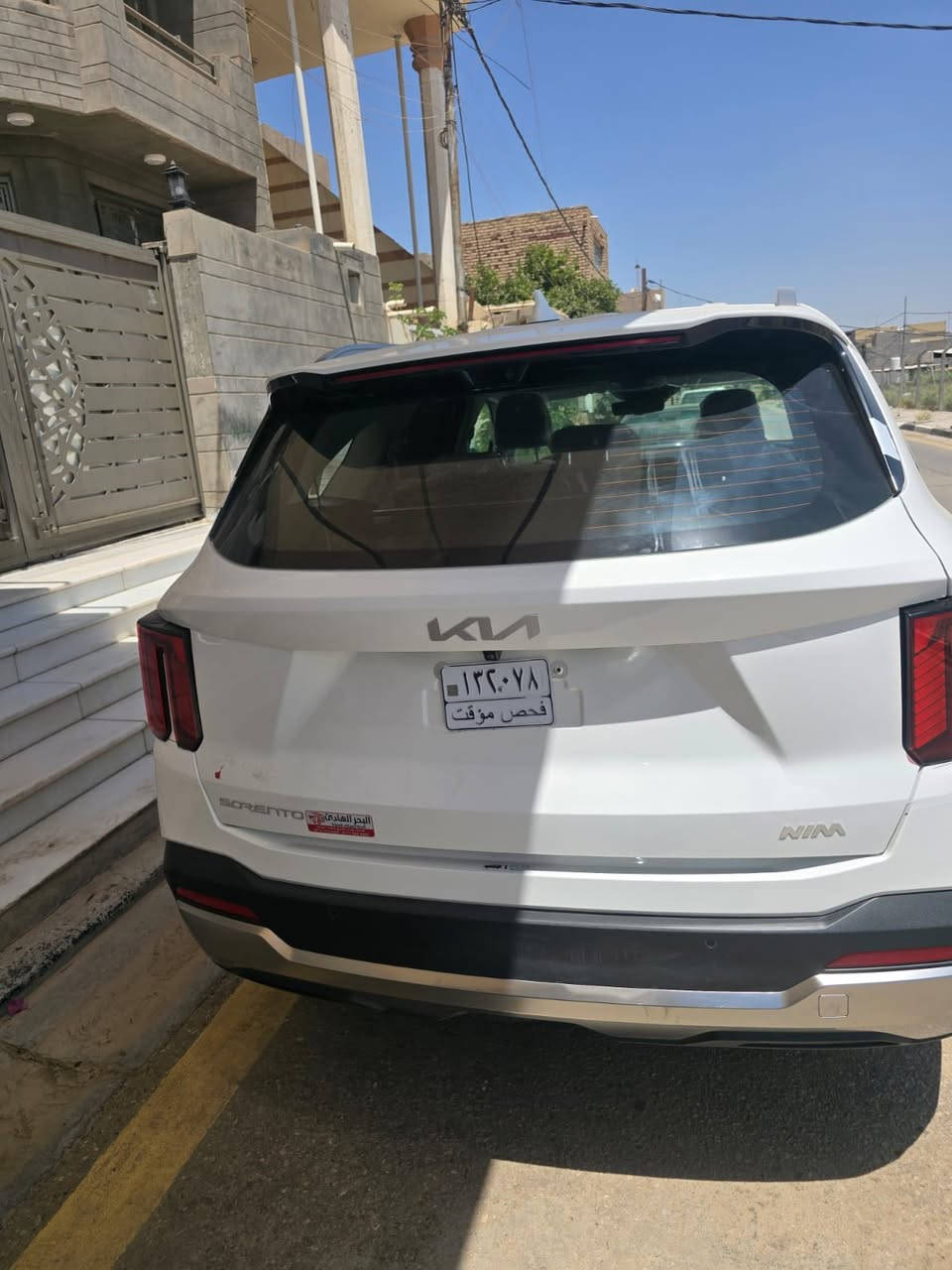 سلام عليكم 
سورنتو موديل 25 ماشيه 12 الف بعدهي زيرو 
كفاله عامه من كلشي جديده 
ويل 20 داتا شو. دبل كامره 6 سلندر 
مكانها كربلاء للاستفسار :- 
***********
